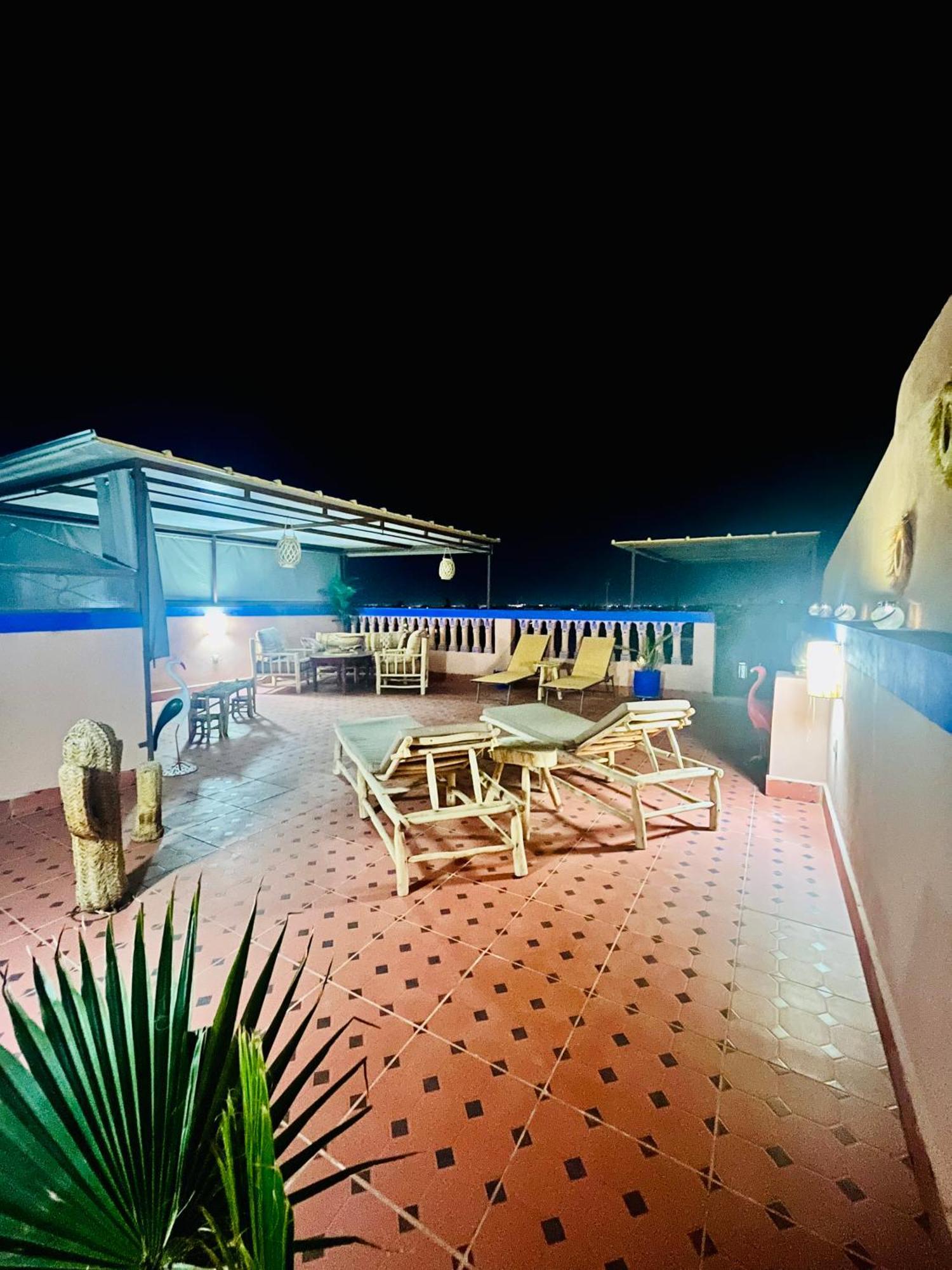 Apartment With Ac, Patio And Rooftop Appartement Climatise Avec Patio Et Toit Terrasse Marraquexe Exterior foto